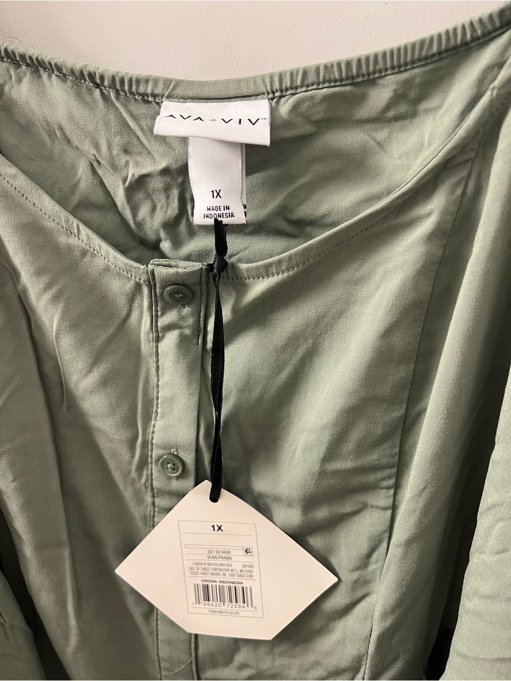 Ava & Viv Sage Green Button-Front Midi Dress - Picture 2 of 4
